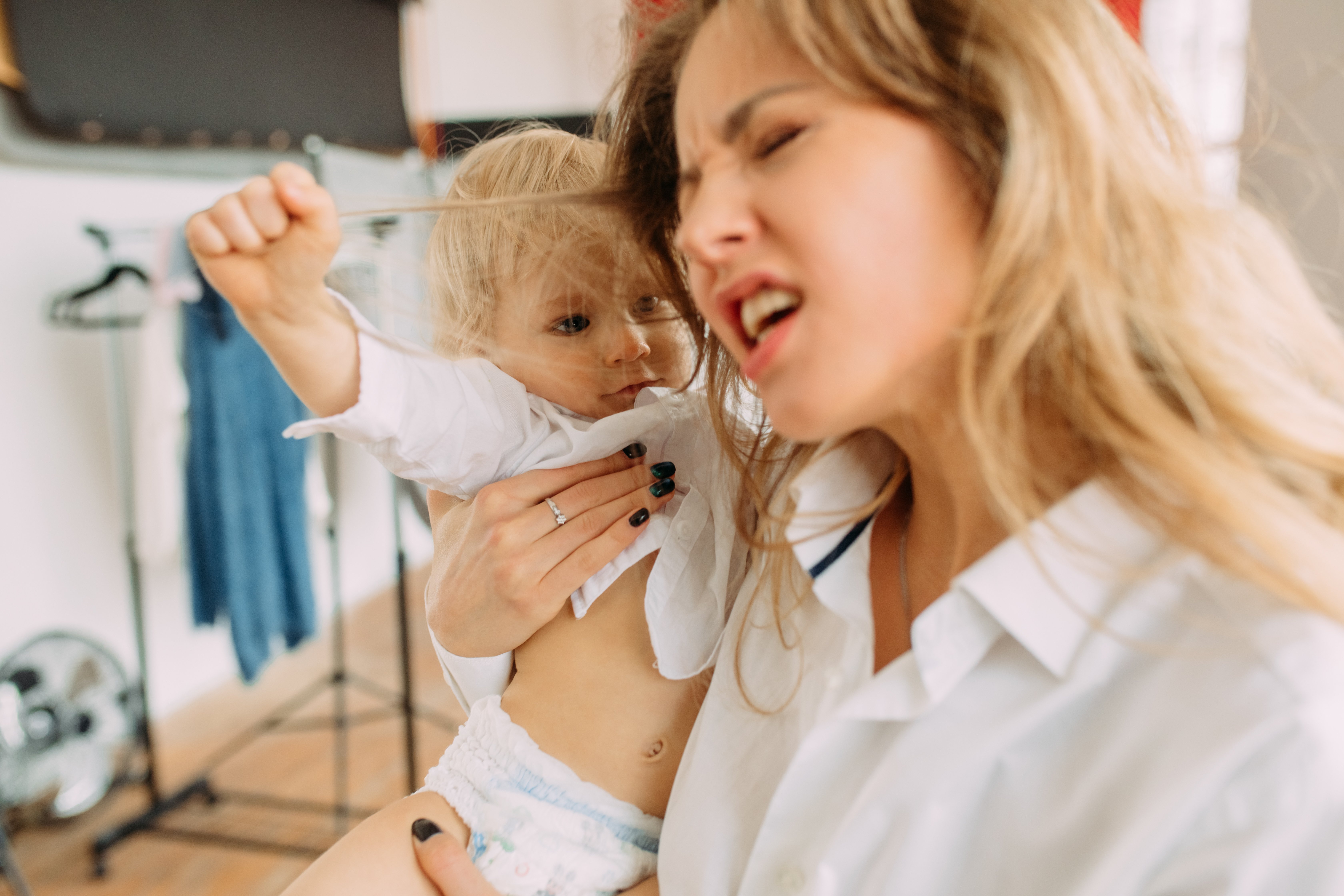 [ASK DOC] - 16 month old pulls hair