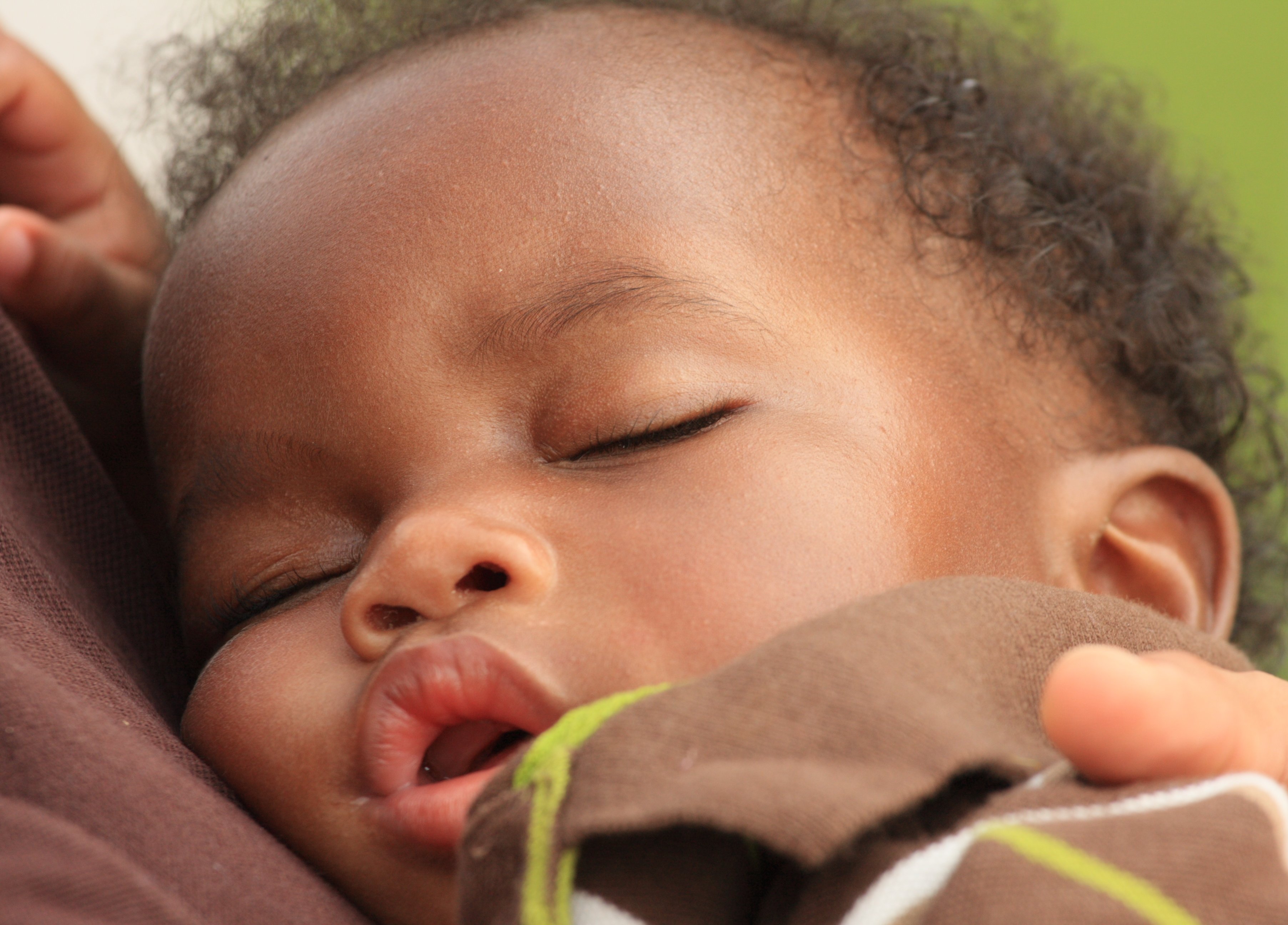 [AGE: Newborns] - Newborn Sleep: What's Normal in the First Months?