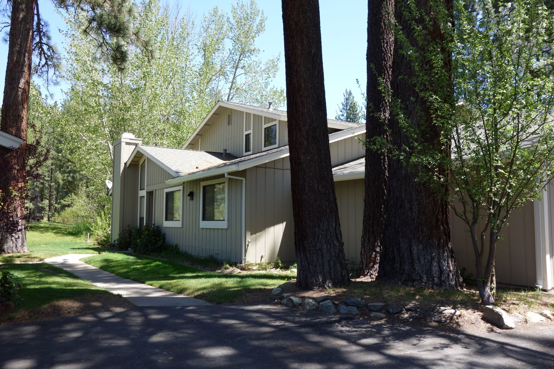 Photo of 103 W. Ponderosa Drive