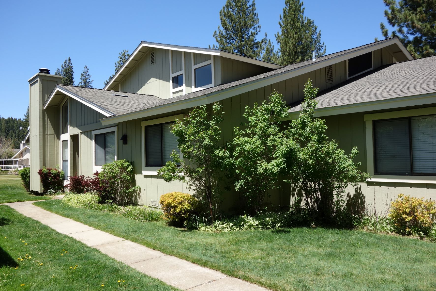 Photo of 106 W. Ponderosa Drive