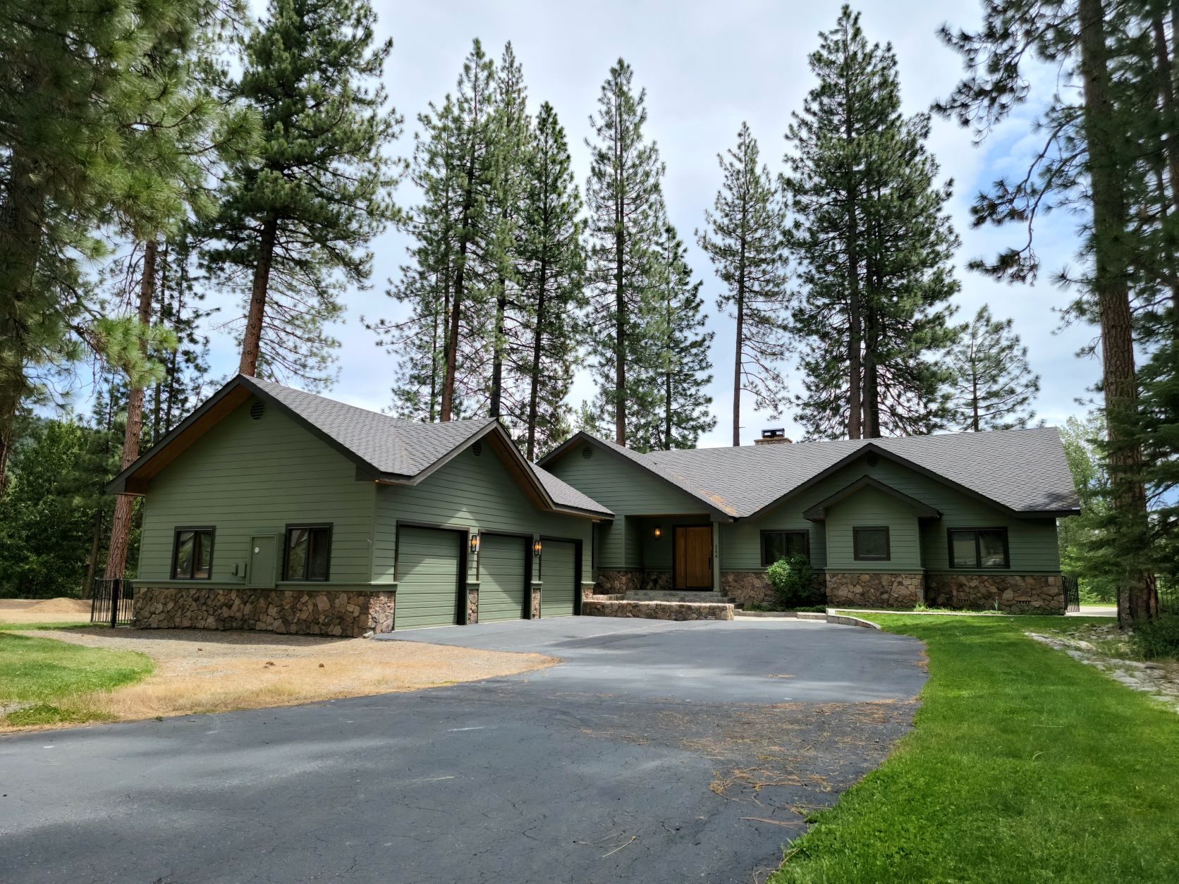 Photo of 244 Sequoia Circle